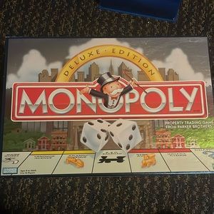 Monopoly deluxe edition